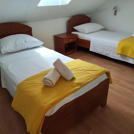 Maja Apartments Трогир Екстериор снимка