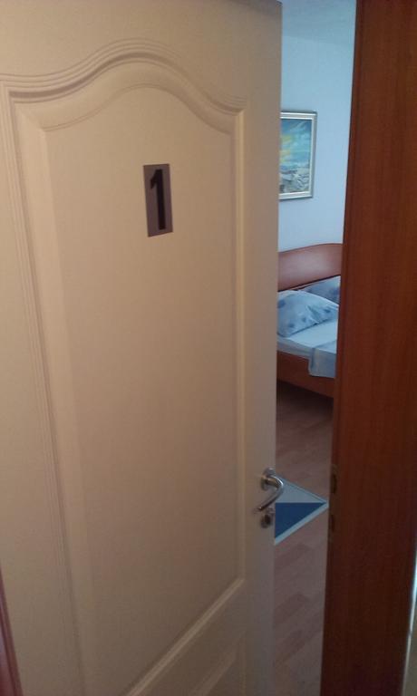 Maja Apartments Трогир Екстериор снимка